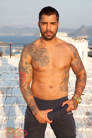 Breno Dias shows off his hot body