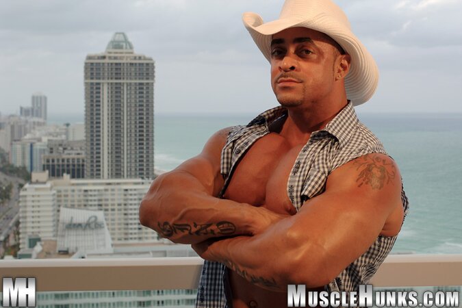 Eddie Camacho shows off his muscular body