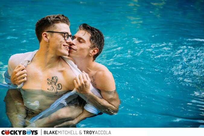 Blake Mitchell fucks Troy Accola