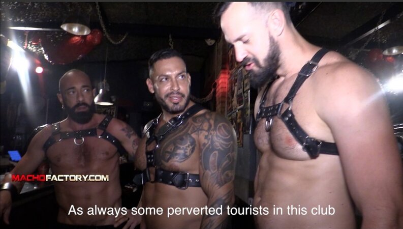 Tattooed Gay Bears Threesome