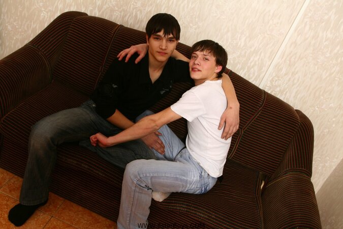 Russian twinks explore the pleasure of gay sex