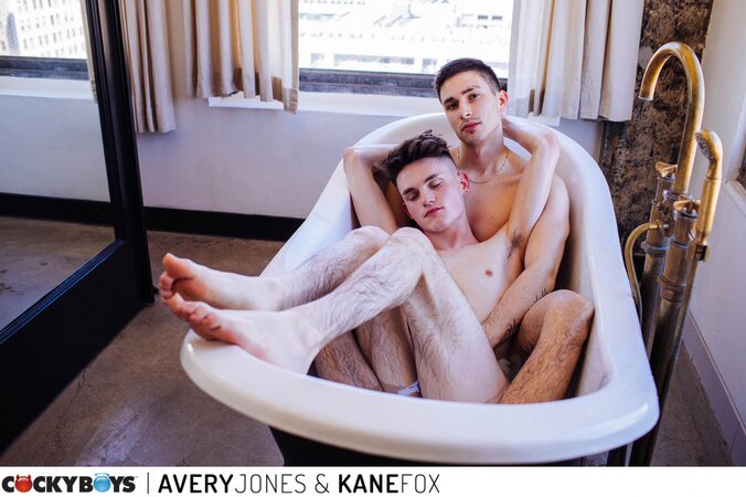 Kane Fox fucks Avery Jones