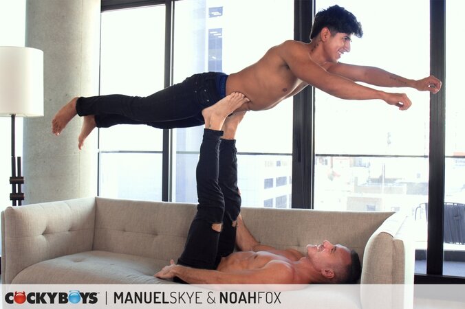 Noah Fox gets fucked by Manuel Skye