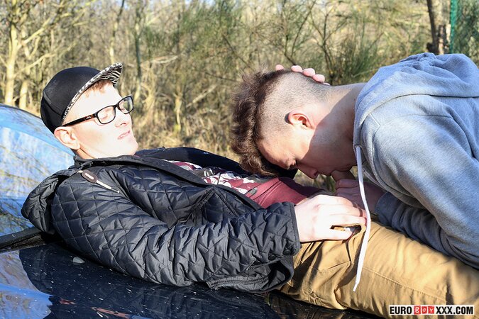 Shaun & James Love To Fuck In A Car