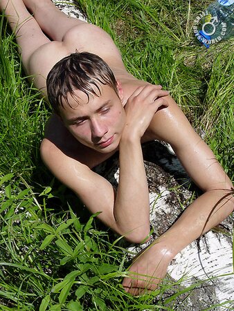 Max strips down to enjoy summer in the forest