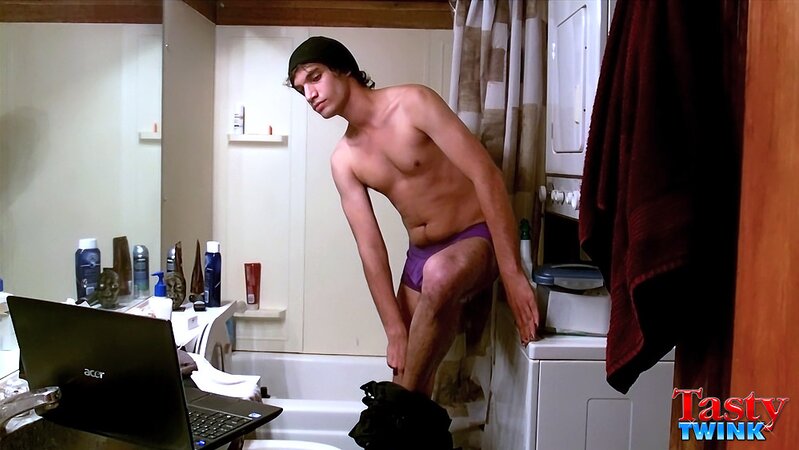 Tristan Hollister shows off his hot body in the shower