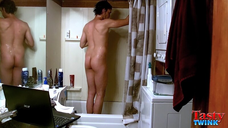 Tristan Hollister shows off his hot body in the shower