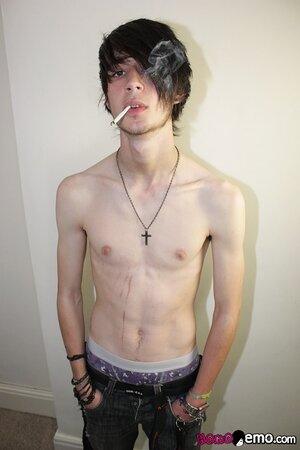 Cheeky emo boy Tommy May strips down and blows his load