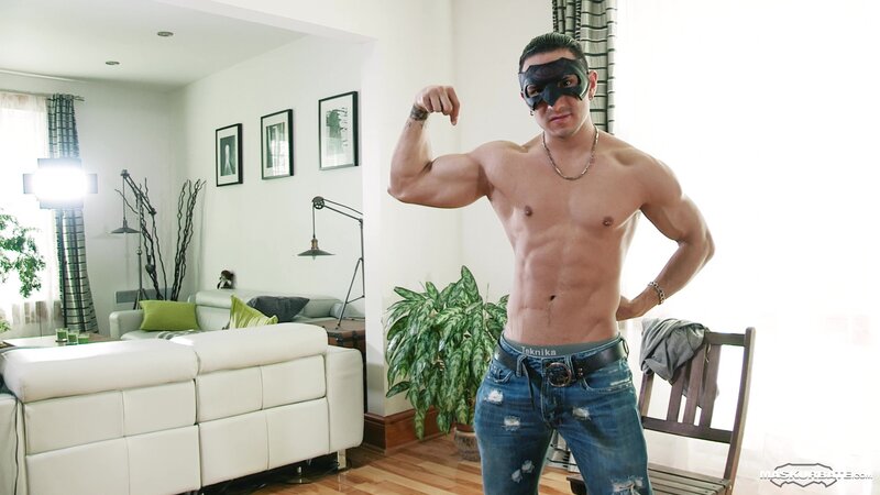 Pascal captures Carlos ripped body