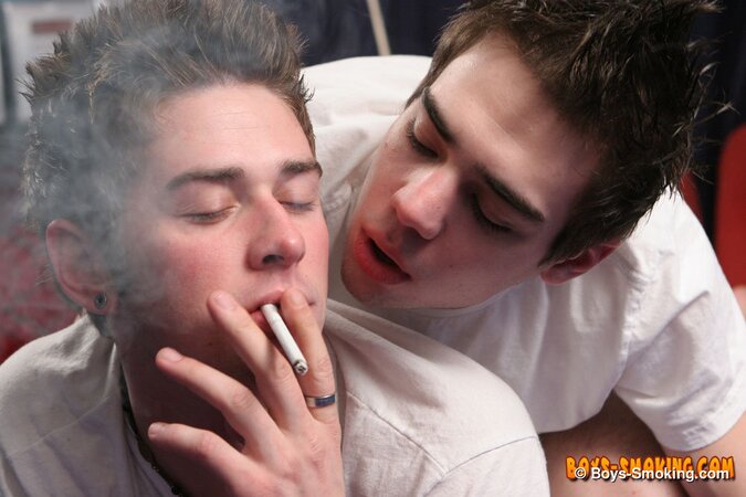 Zack Randall smokes and fucks Shane Allen by pool