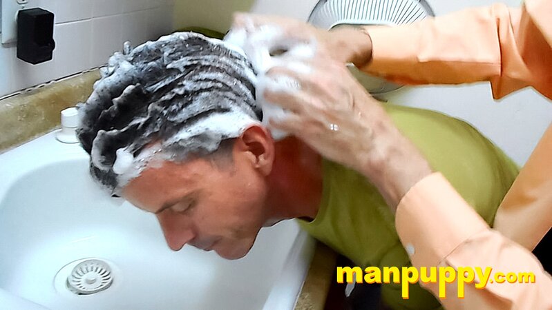 Richard Lennox washes Jeff Drizzle’s hair in kitchen