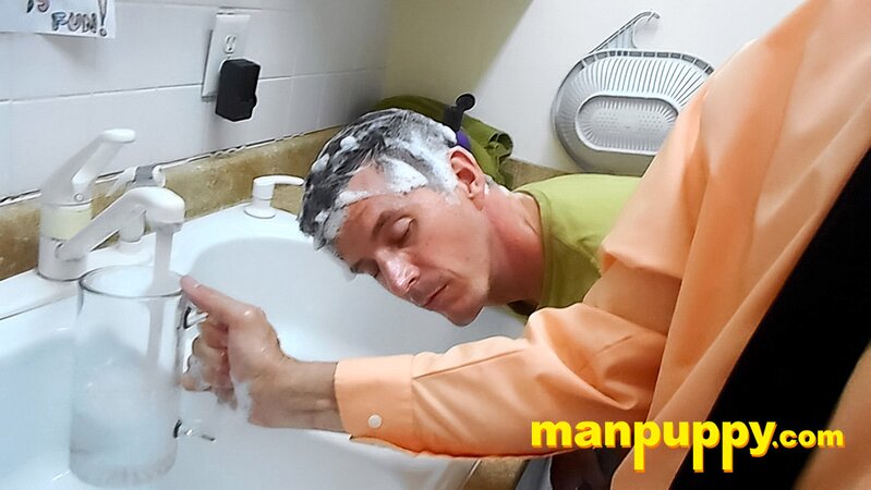 Richard Lennox washes Jeff Drizzle’s hair in kitchen
