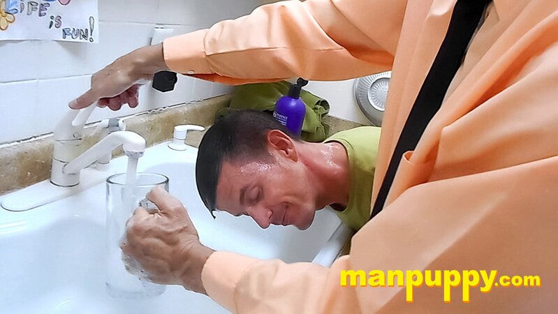 Richard Lennox washes Jeff Drizzle’s hair in kitchen