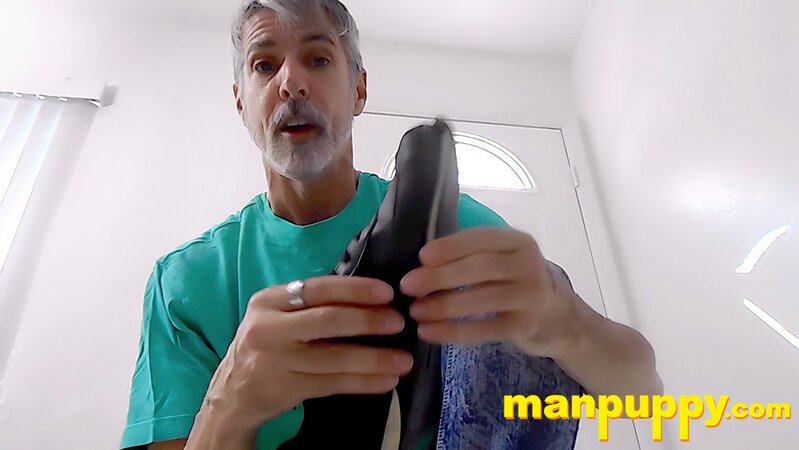 Richard Lennox steps on you and shows off his dirty, worn shoes