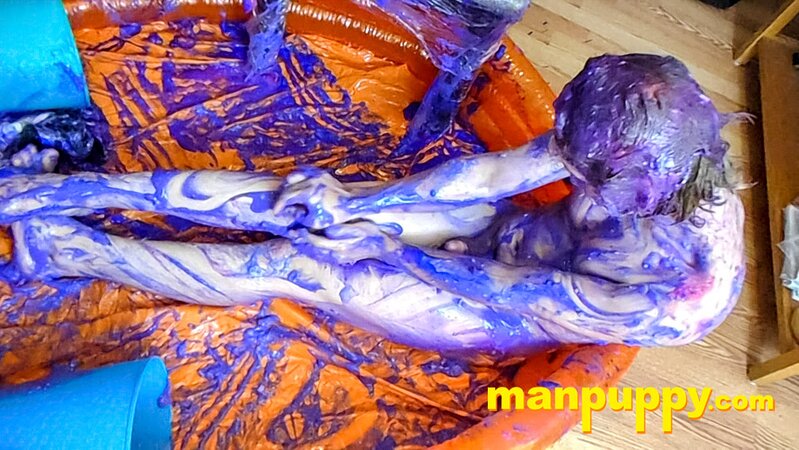 Elis Ataxxx cums in shower as Richard Lennox helps