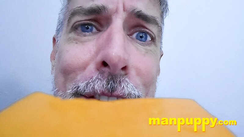 Richard Lennox mocks your size while eating cheese