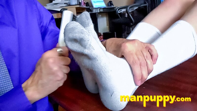 Richard Lennox tickles Elis Ataxxx’s feet to interrogate