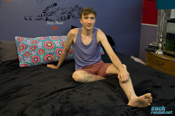 Cody Kings plays with his cock and balls before shooting a messy load