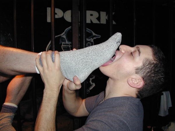 Steve’s boots and socks get worshipped by Chris
