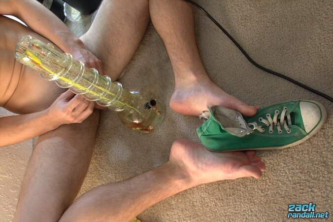 Smoking and stroking, Zack Randall splashes cum all over his pipe