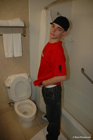 Piss play rookie Skug gives us a glimpse of his wild side