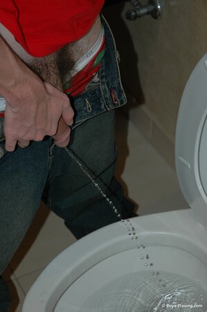 Piss play rookie Skug gives us a glimpse of his wild side
