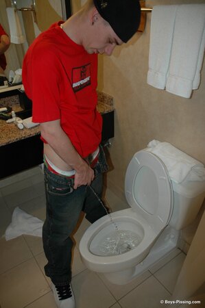 Piss play rookie Skug gives us a glimpse of his wild side
