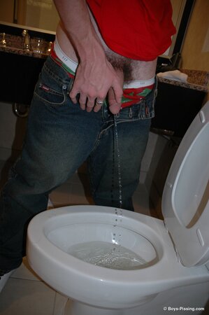Piss play rookie Skug gives us a glimpse of his wild side