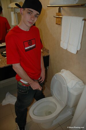 Piss play rookie Skug gives us a glimpse of his wild side