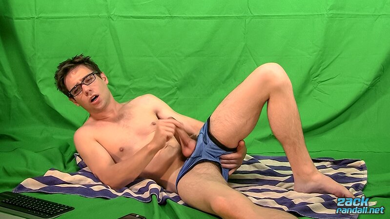 Self-sucking Zack Randall uses a plug and shoots a load