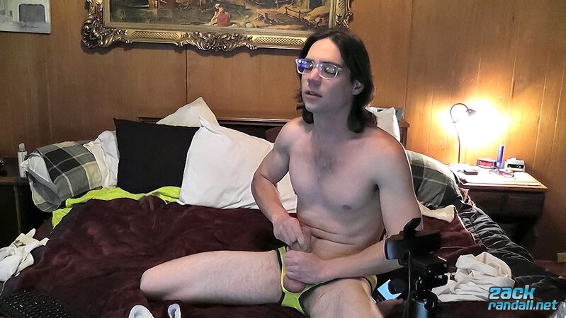 Zack Randall cums on his face with a buzzing toy