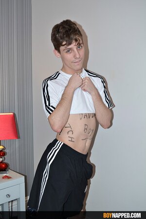 Mitch Schif fucks Leo Summers in soccer kit