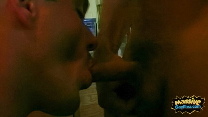 Paul Carrigan fucks Paul Morgan’s tight hole