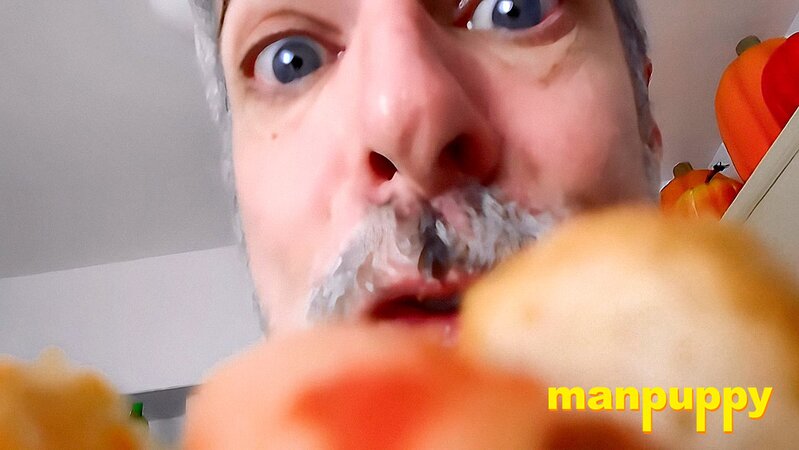 Richard Lennox gets humiliated and eaten by his giant step-dad in the kitchen