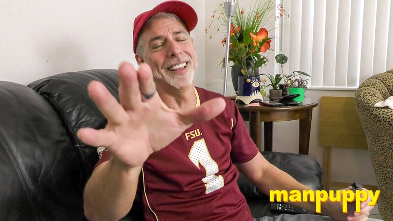 Richard Lennox owns his farting and shares Dutch Oven stories