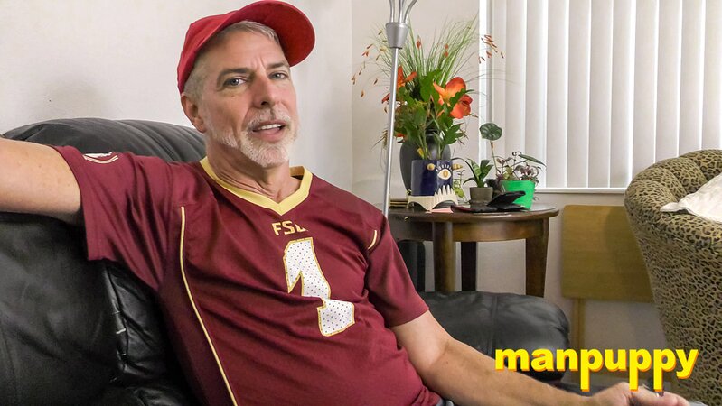 Richard Lennox owns his farting and shares Dutch Oven stories