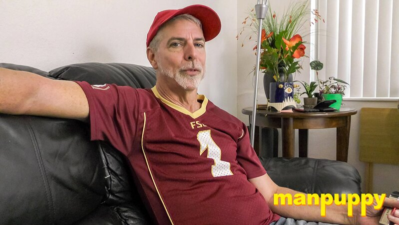 Richard Lennox owns his farting and shares Dutch Oven stories