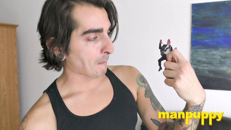 Richard Lennox worships Johnny Mercy’s ass