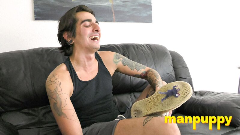 Richard Lennox worships Johnny Mercy’s ass