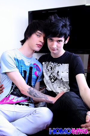 Lewis Romeo dominates Kyle Wilkinson in hot emo twink sex
