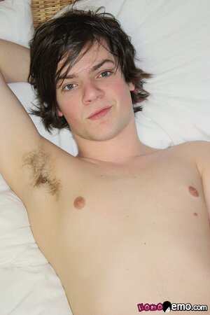Scottish emo twink Sandy Jenkins jerks off confidently on camera