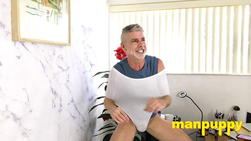 Richard Lennox tests out super-stretchy underwear with wedgies