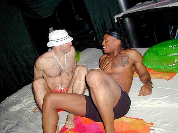 Lamar and John’s foot fetish and muscle play heats up the faux beach