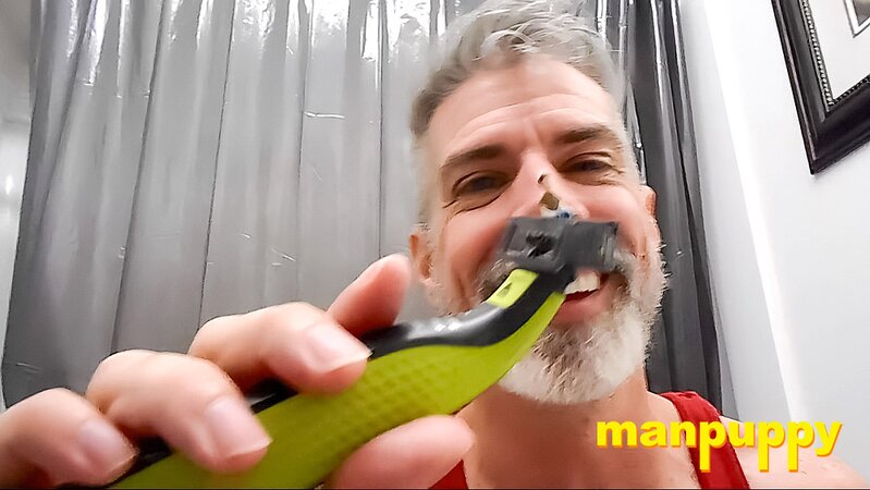 Richard Lennox’s beard shaving session filled with teasing and control
