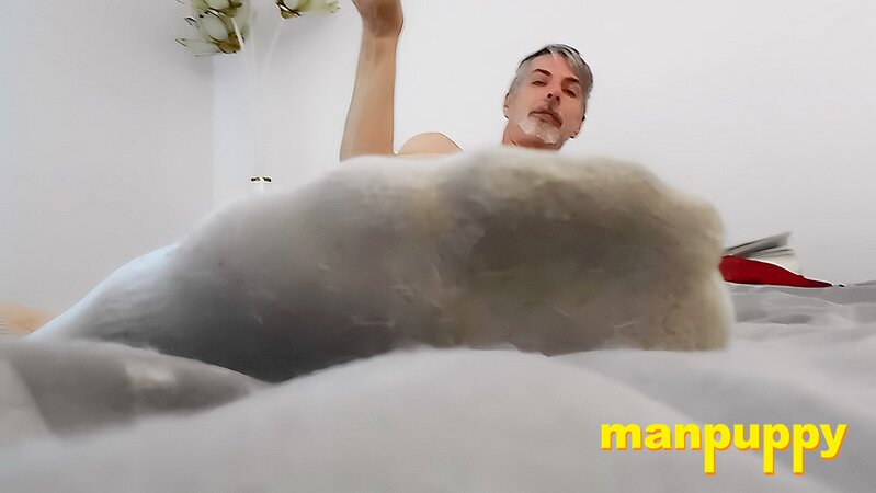 Giant daddy Richard Lennox bounces his playmate on his massive butt
