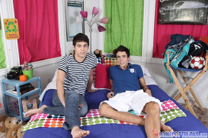 Playful twinks Brendan Tyler and Lucas Sky end with messy cum