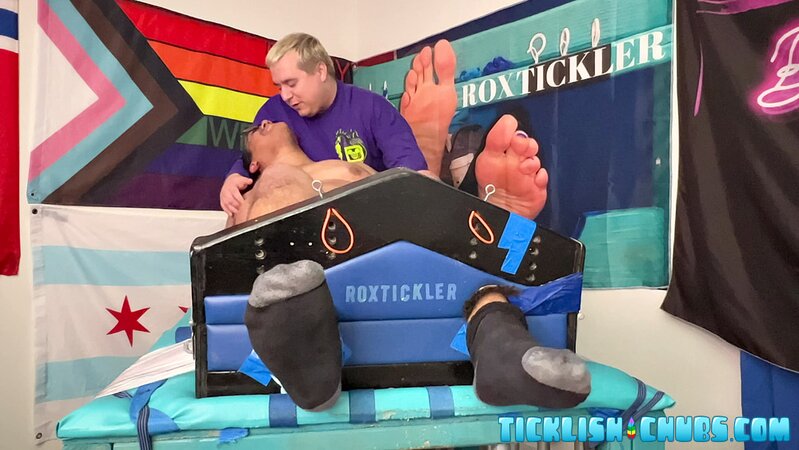 Oscar Grablow thick body is locked down for tickling by Matt