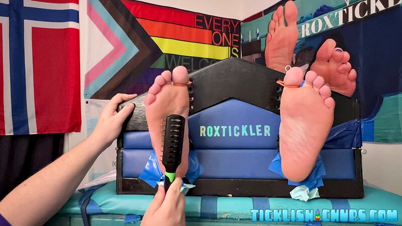 Oscar Grablow thick body is locked down for tickling by Matt