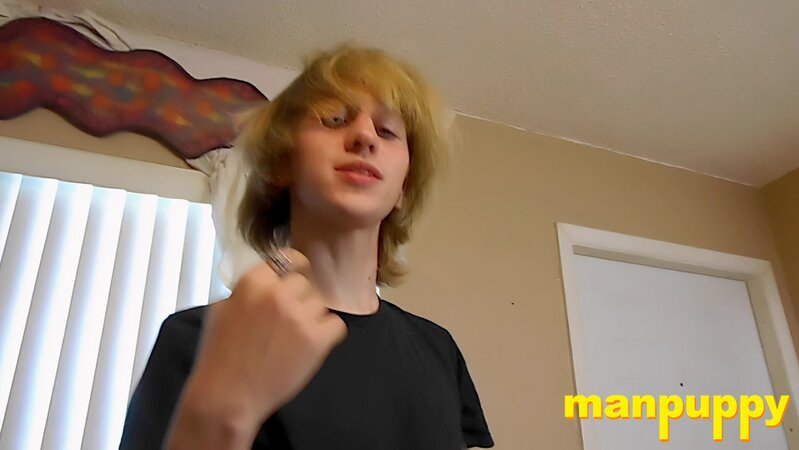 Elis Ataxxx uses magic to shrink you down and tease you