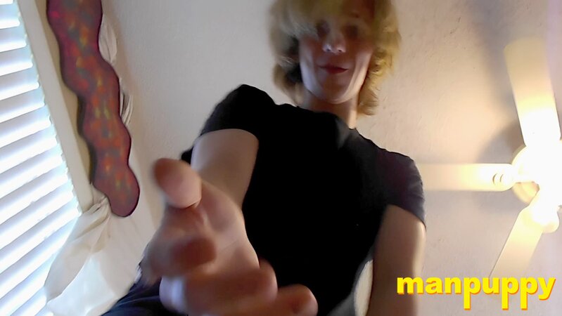 Elis Ataxxx uses magic to shrink you down and tease you